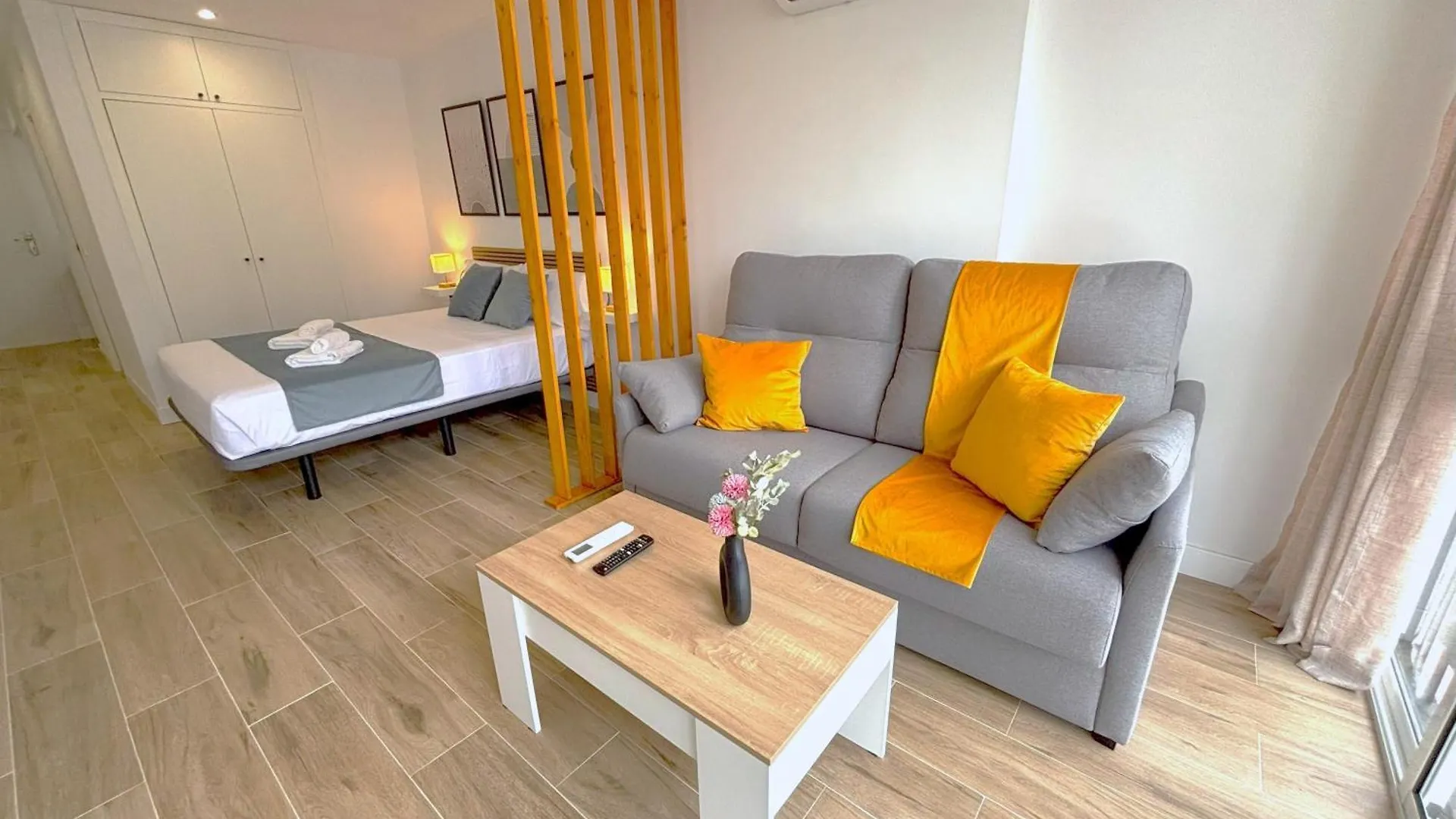 Evans Realty Bl Estudio Lujoso & Vistas Al Mar Torremolinos 0*,  Espanha