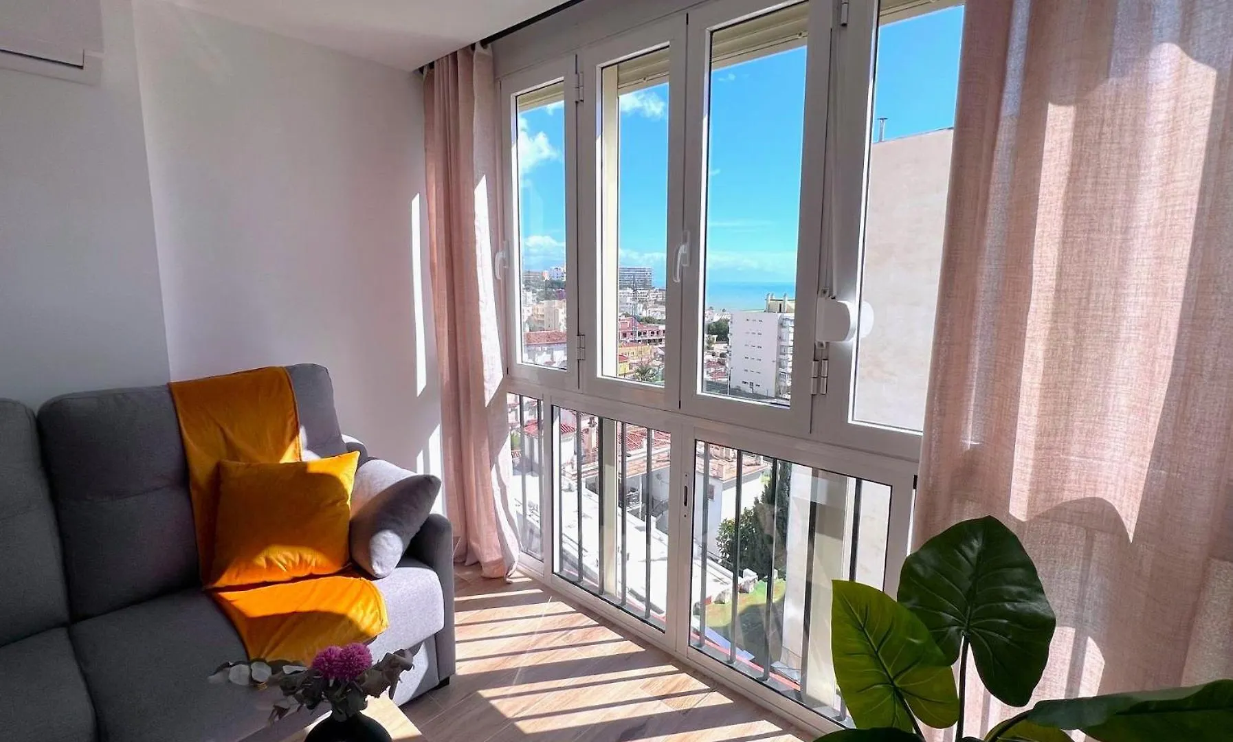 Apartment Evans Realty Bl Estudio Lujoso & Vistas Al Mar Torremolinos