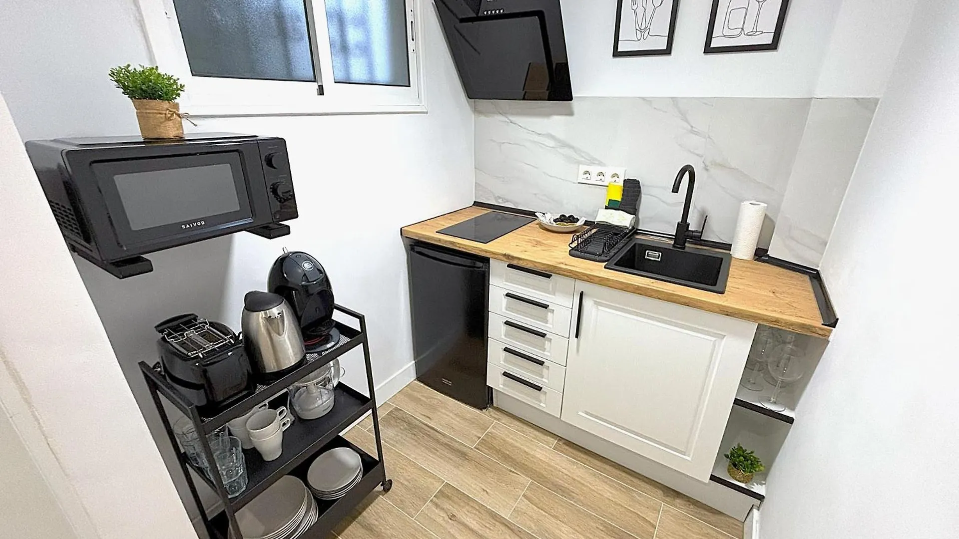 Evans Realty Bl Estudio Lujoso & Vistas Al Mar トレモリノス 0*,  スペイン