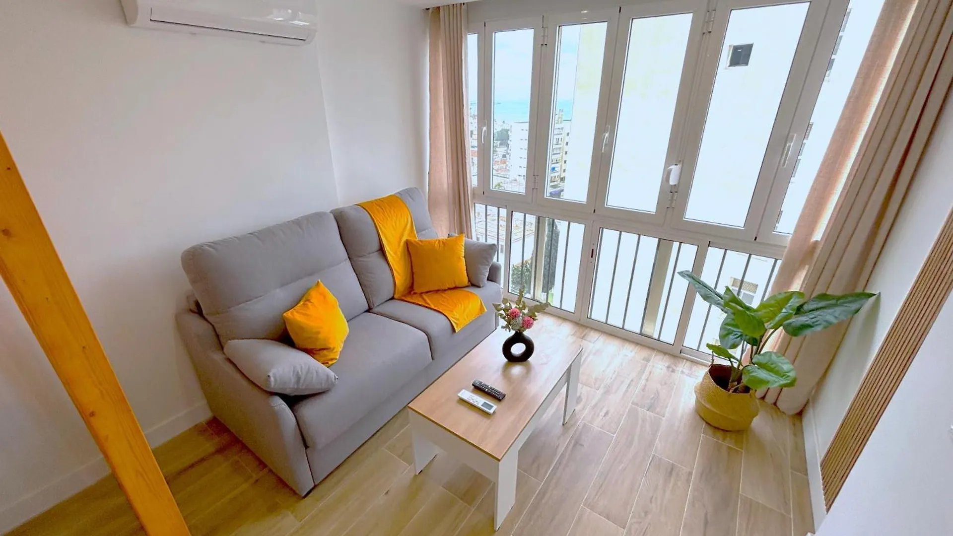 Evans Realty Bl Estudio Lujoso & Vistas Al Mar トレモリノス