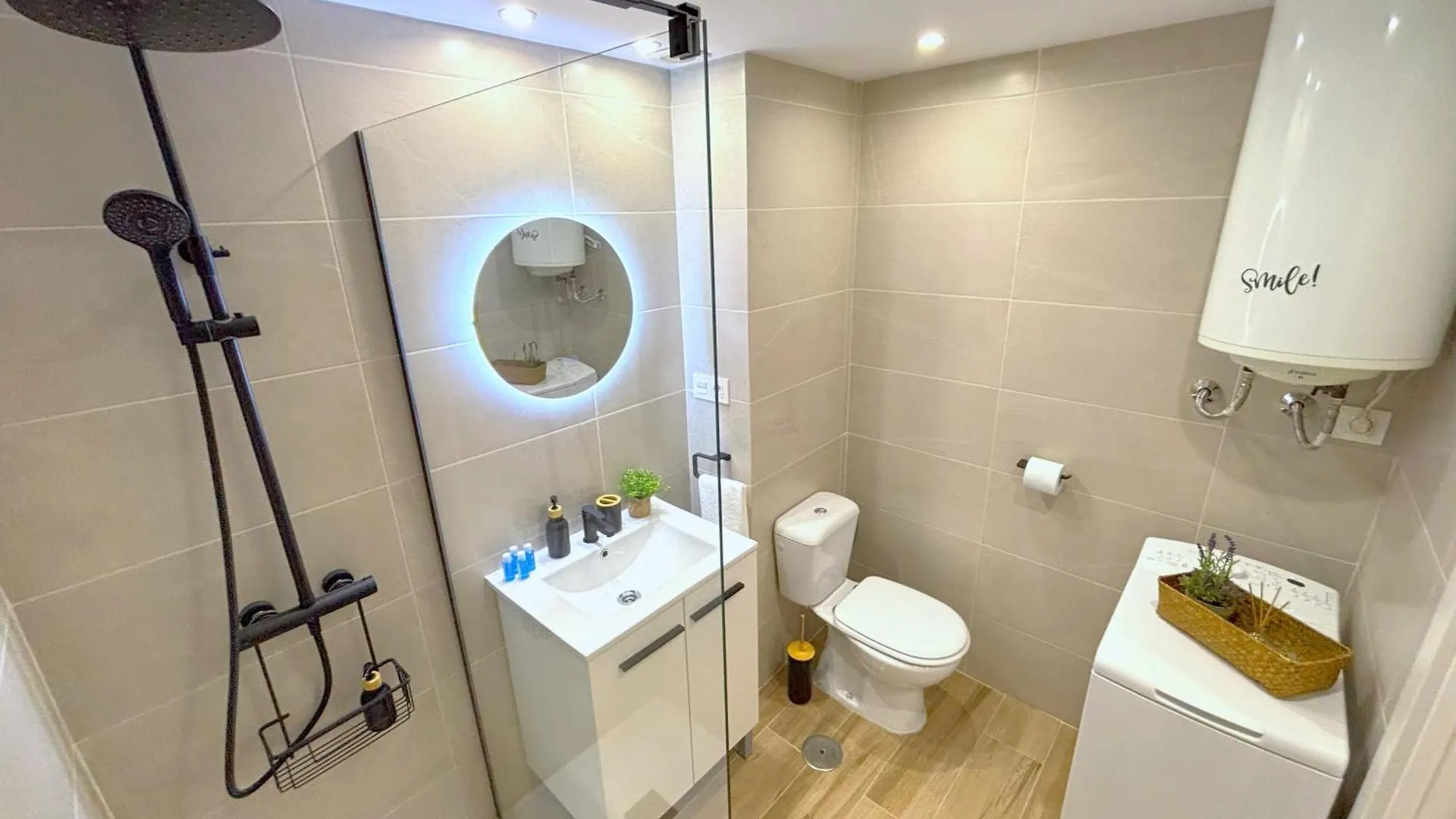 Evans Realty Bl Estudio Lujoso & Vistas Al Mar Torremolinos 0*,  Espanha